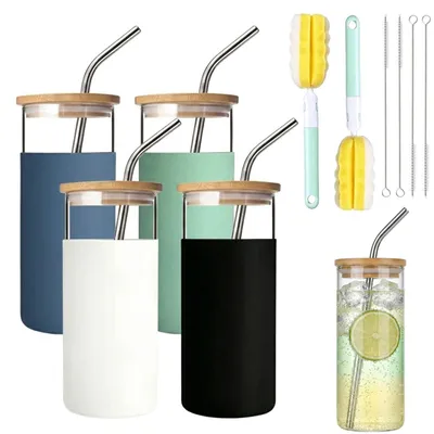 4 Trinkgläser 500 ml mit Silikonhüllen und Strohhalmen