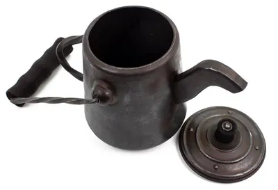 Produktbild von Handgeschmiedete Wasserkanne mit Deckel