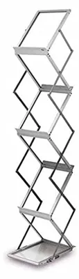 Immagine prodotto di Supporto per brochure A4 - Pieghevole - In alluminio - Include una custodia per il trasporto