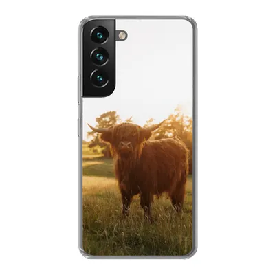 Produktbild von MuchoWow® Handyhülle Schutzhülle Hülle für Samsung Galaxy S22 Schottischer Hochländer - Gras - Sonne Silikon Softcase Handy Hülle - Mobiltelefonhülle