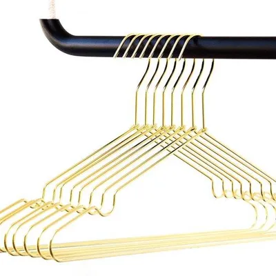 Produktbild von Ibenzoa® Kleiderbügel aus rostfreiem Drahtstahl, mattgold – schlanke, platzsparende Metallbügel mit Trägerkerben, 8er-Set, stabil & korrosionsbeständig