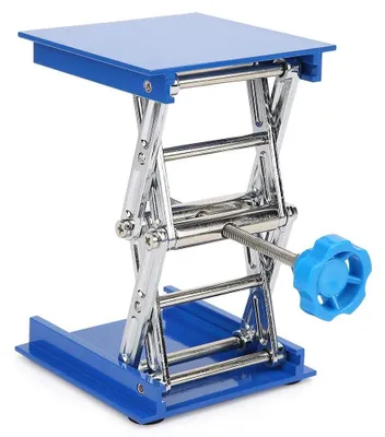 Obrázok produktu pre Laboratórny stojan – Hliníková zdvíhacia platforma – Nastaviteľná – Stabilná konštrukcia – Maximálna nosnosť 5 kg – Rozmery 100 x 100 x 40 mm