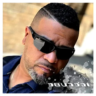 Produktbild von Polarisierte Sport-Sonnenbrille mit UV400 Schutz, Anti-Rutsch-Funktion und leichtem Rahmen - für Männer und Frauen beim Fahren und Laufen