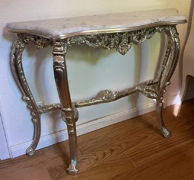 Produktbild von Casa Padrino Luxus Barock Konsole Silber / Weiß - Handgefertigter Massivholz Konsolentisch mit Marmorplatte - Barock Möbel - Luxus Qualität -  Italy