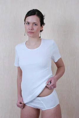 Produktbild von TOKER COLLECTION®  Damen Unterhemd  mit Satinkante 1/2 Arm,  2 Stück (2er-Pack) aus reiner Baumwolle, Farbe weiß, Größe 52/54