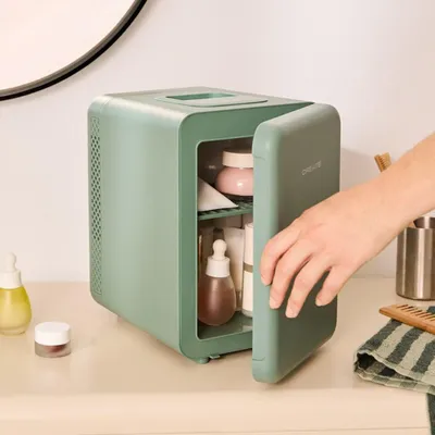 Produktbild von CREATE - SKINCARE MINI FRIDGE - 4L Mini-Kosmetikkühlschrank mit Kühl- und Heizfunktion