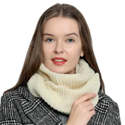 Produktbild von Warmer und weicher Damen Winter Schlauchschal Rundschal Strickmuster weiß