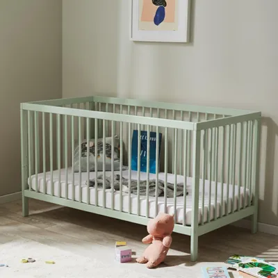 Produktbild von Kids Collective Babybett Kinderbett Gitterbett 60x120 und 70x140 cm höhenverstellbarer Lattenrost & herausnehmbare Sprossen stabiles Buchenholz | ab Geburt bis zum 3. Lebensjahr  EU | grün