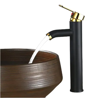 Produktbild von Tavalax Bad- & Duscharmaturen – Wasserhahn mit 2 angeschlossenen Wasserschläuchen (heiß und kalt) Tavalax Premium – Premium-Wasserhahn – eine Kombination aus Modernität und Funktionalität für Ihr Badezimmer. | hochwertige Ausstattung für den Alltag | durchdachte Funktionen und komfortable Nutzung | modernes Design mit Blick auf praktische Details | vielseitig einsetzbar und übersichtlich beschrieben | klare Produktinformationen für eine gut überlegte Auswahl