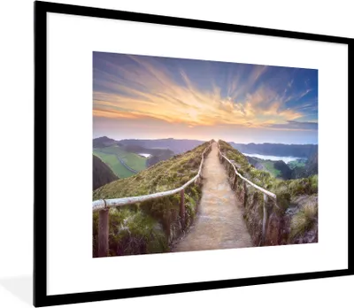 Produktbild von MuchoWow® Gerahmtes Poster Berge - Natur - Weg 80x60 cm - Poster mit Schwarzem Bilderrahmen Wandposter Rahmen Foto Bilder - Schlafzimmer-Dekorationen - Fotoposter