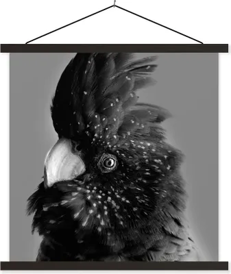 Produktbild von MuchoWow® Textilposter Nahaufnahme eines Kakadus vor grünem Hintergrund - schwarz und weiß 120x120 cm mit schwarzem Rahmen - Aufhängungsset
