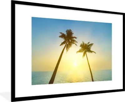 Produktbild von MuchoWow® Gerahmtes Poster Strand - Sonnenuntergang - Palmen 90x60 cm - Poster mit Schwarzem Bilderrahmen Wandposter Rahmen Foto Bilder - Wanddekoration - Fotos