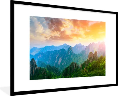 Produktbild von MuchoWow® Gerahmtes Poster Berge - Bäume - Sonnenuntergang - Natur 90x60 cm - Poster mit Schwarzem Bilderrahmen Wandposter Rahmen Foto Bilder - Wanddekoration - Fotos