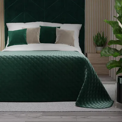 Produktbild von VELVI Smaragdgrüne dekorative Tagesdecke 170 x 210 cm - Samtige Eleganz in Ihrem Schlafzimmer