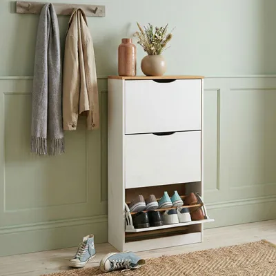 Produktbild von Schuhschrank BASIL, schöner Schuhkipper mit 3 Klappen, praktische Schuhkommode aus Kiefer in weiß/braun