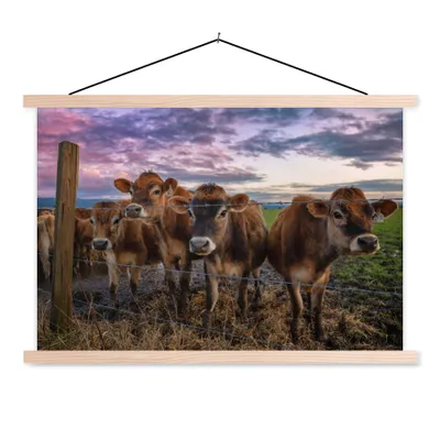 Produktbild von MuchoWow® Textilposter Kuh - Tiere - Kühe 120x80 cm mit holzfarbenen Rahmen - Aufhängeset