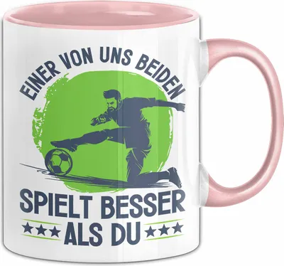 Produktbild von Fußball Tasse Geschenk Spruch Für Handball-Spieler Einer Von Uns Beiden Spielt Besser Als Du Becher (Rosa)