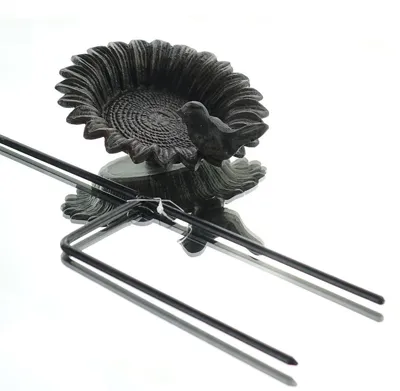 Produktbild von Vogeltränke in Blumenform mit Vögelchen, 106 cm hoch, 16 cm Durchmesser