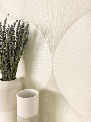 Produktbild von NEWROOM Tapete Weiß Vliestapete Muster - Mustertapete Glamour Creme Beige Struktur Glanz Retromuster Modern Glanztapete