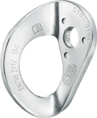 Bohrhakenlasche 'Coeur Stainless' von Petzl; aus Edelstahl; mit ovaler Form und einem Loch zur Befestigung.