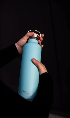 Produktbild von Doppelwandige Thermosflasche, 1000 ml, Hemelsblauw, Rietverschluss, Schrägflasche