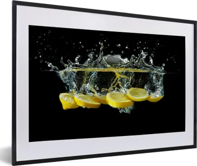 Produktbild von MuchoWow® Gerahmtes Poster Zitrone - Frucht - Gelb - Stilleben - Wasser 60x40 cm - Poster mit Schwarzem Bilderrahmen Wandposter Rahmen Foto Bilder - Schlafzimmer - Plakat in Rahmen - Drucken