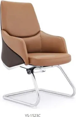 Productafbeelding van Kunstleren stoel in zwart, modern design, met een elegante en comfortabele zithouding
