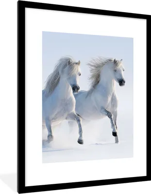 Produktbild von MuchoWow® Gerahmtes Poster Winter - Pferde - Schnee 60x80 cm - Poster mit Schwarzem Bilderrahmen Wandposter Rahmen Foto Bilder - Wohnzimmer - Dekorationen - Prämie