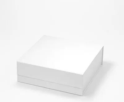 Zdjęcie produktu dla Pudełko Magnetyczne Na Prezent Białe 175x175x60mm (zew) A6