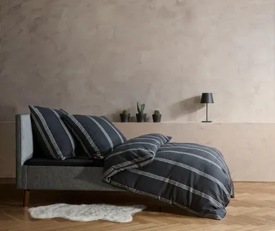 Produktbild von Fleuresse Lech Edelflanell Bettwäsche 135x200 Streifen grau schwarz 604577-01