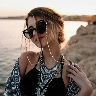 Produktbild von Brillenband für Damen, Bunte Perlen Brillenkette, Universelle Brillenkette, Einstellbare Brillenhalterung für Lesebrillen, Sonnenbrillen und Schutzbrillen