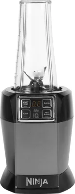 Produktbild von Ninja BN495UK/BN495EU/BL495UK AUTO-IQ Standmixer, Kunststoffgehäuse, 1000 Watt, 0,7 l Behälter, 3 Geschwindigkeiten, Becher mit Trinkdeckel