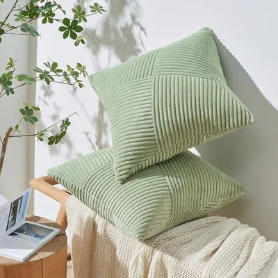 Productafbeelding van Mooie set van 2 sierkussenhoezen met een trendy corduroy-design en een windmolenmotief