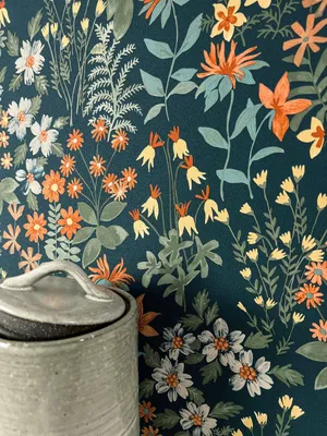 Produktbild von NEWROOM Tapete Dorathy Dark Blue Blau Vliestapete - Floral Blumen Blüten Germany