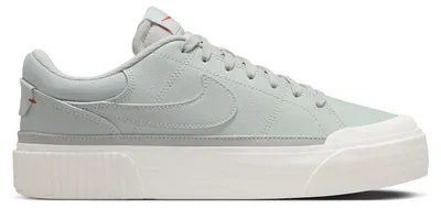 Produktbild von Nike Court Legacy Lift Light Silver Sail Picante Red Feather (Women's) - EU 38.5