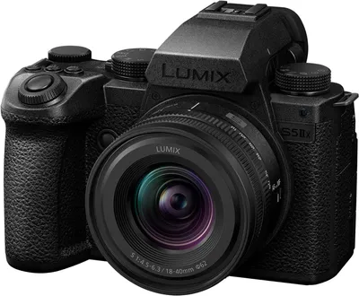 Produktbild von Panasonic Lumix S5 IIX Spiegellose Vollformatkamera, mit S-1840E 18-40mm Objektiv, 4K 60p & 6K 30p unbegrenzte Aufnahme, Hybrid-Phasen-AF, OLED