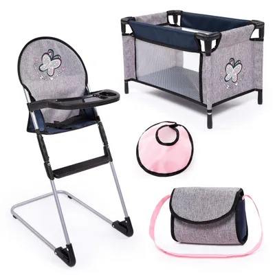 Produktbild von Bayer Design 63227AB Deluxe Zubehör Puppenhochstuhl, Latz, Tasche und Reisebett, Puppenzubehör, Set für Puppen, grau, rosa mit Schmetterling