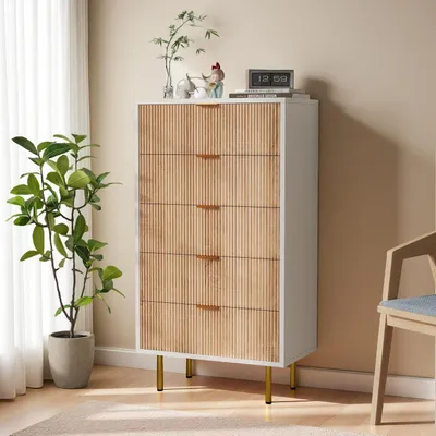 Immagine prodotto di Comodino con 5 cassetti, bianco, in legno chiaro, con gambe in metallo. Mobile contenitore per soggiorno, camera da letto o ingresso