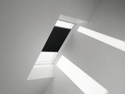 Produktbild von VELUX Wabenplissee uni schwarz manuell FHC Y47 1047S
