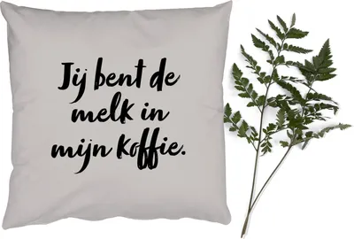 Produktbild von MuchoWow® Zierkissen Sofakissen Wohnzimmer Dekokissen 40x40 cm Taupe - Du bist die Milch in meinem Kaffee - Zitat - Foto Kissen - Schlafzimmer Dekoration