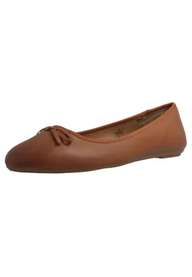 Zdjęcie produktu dla Baletki damskie marki Fitters Footwear, dostępne w dużych rozmiarach, kolor brązowy, model 2.589609 Helen Brandy, wykonane z materiałupoliuretan (poliuretan)