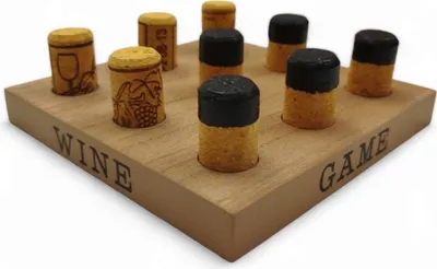 Produktbild von Gesellschaftsspiel Tic Tac Toe Wein Brettspiel aus Holz und Kork
