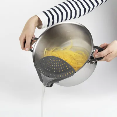 Image de Bec Passoire Casserole 18X9X11,5Cm