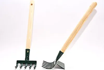 Obrázek produktu pro Hrábě univerzální 37 cm Kovové hrábě s dřevěnou rukojetí