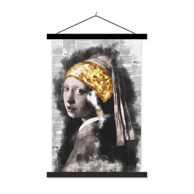 Produktbild von MuchoWow® Textilposter Mädchen mit Perlenohrring - Johannes Vermeer - Zeitungsartikel - Gold 60x90 cm mit schwarzem Rahmen - Poster Wohnzimmer