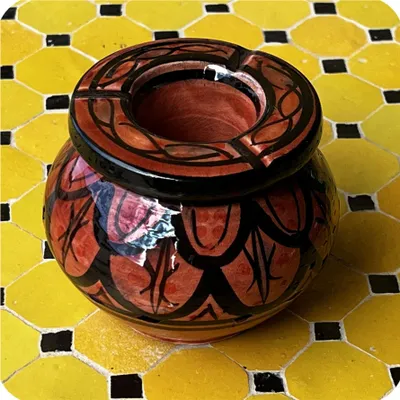 Produktbild von Marokkanischer Sturmaschenbecher orientalischer Ascher aus Keramik Größe mittel, rot