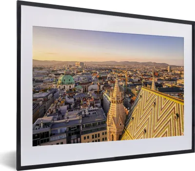 Produktbild von MuchoWow® MuchoWow® Gerahmtes Poster Stadtbild von Wien in Österreich 40x30 cm - Poster mit zchwarzem Bilderrahmen - Bilderrahmen - Poster im Rahmen