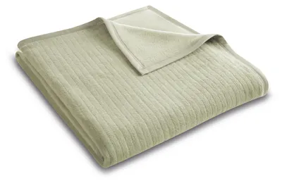 Produktbild von Biederlack Plaid mit Samtband-Einfassung Feel Farbe Salvia Größe 150 x 200