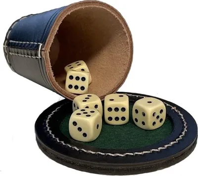 Image de Engelhart Games : gobelet de poker en cuir noir avec dés de 16 mm - Pour s'amuser
