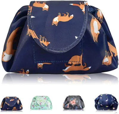 Produktbild von Große, tragbare, wasserdichte Reise-Kosmetiktasche mit Kordelverschluss in Navyblau